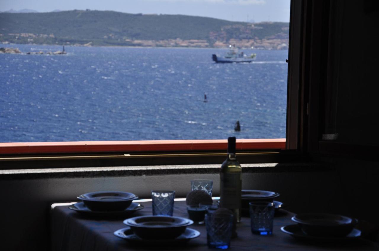 Appartamentino Panoramico...Con Finestra Sul Mare! Ла Мадалена Екстериор снимка