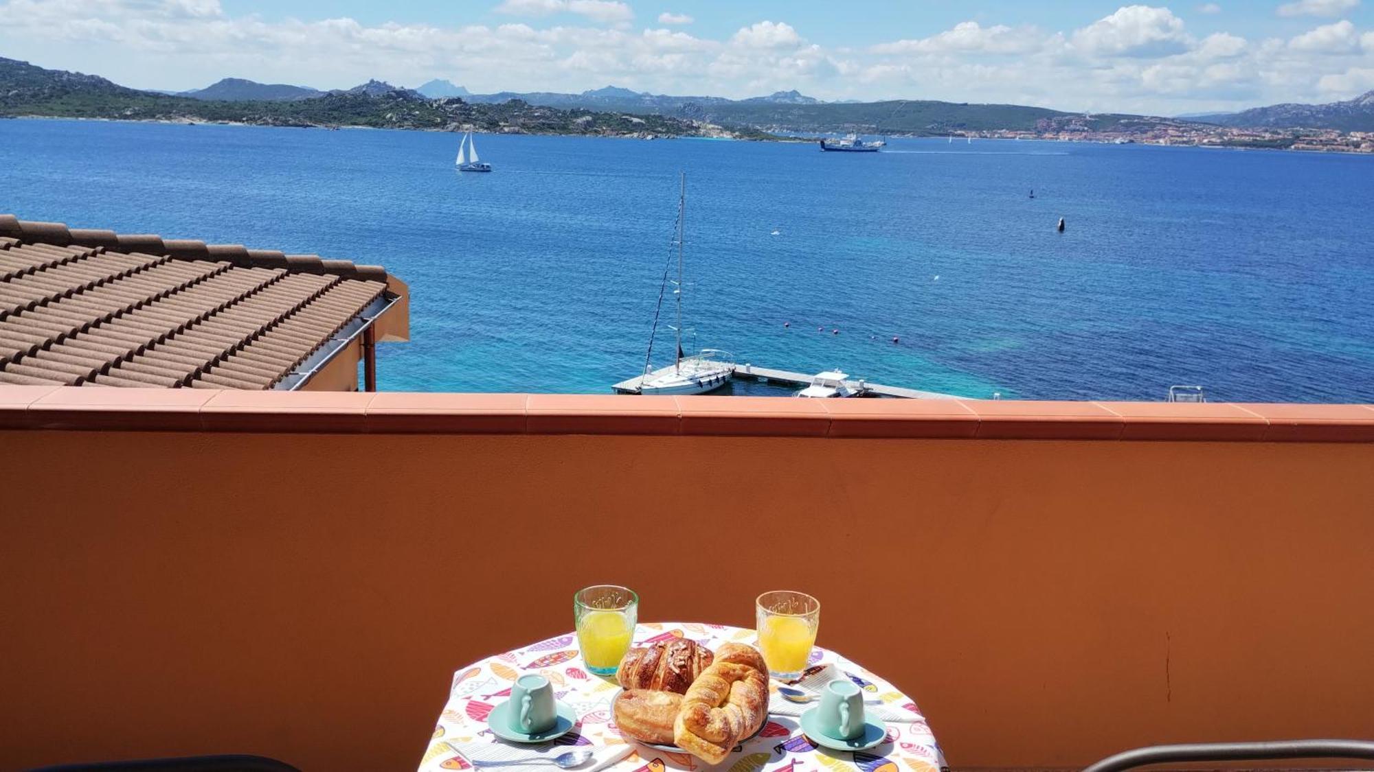 Appartamentino Panoramico...Con Finestra Sul Mare! Ла Мадалена Екстериор снимка
