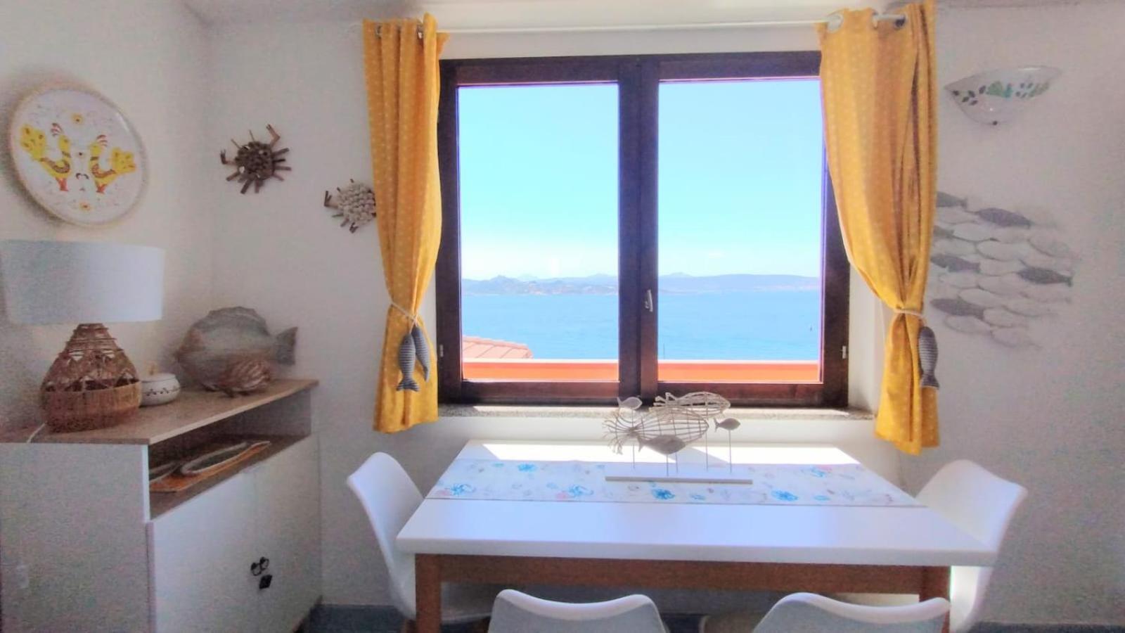 Appartamentino Panoramico...Con Finestra Sul Mare! Ла Мадалена Екстериор снимка